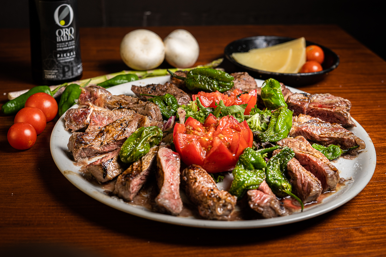 BIG ANGUS T-BONE 600 GR. FOR 2 PEOPLE - TO SHARE