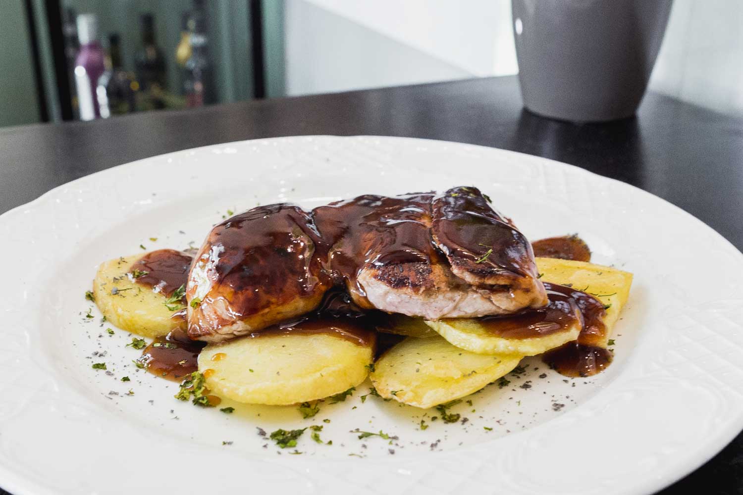 Medallón de Solomillo Ibérico al Río Viejo Caramelizado