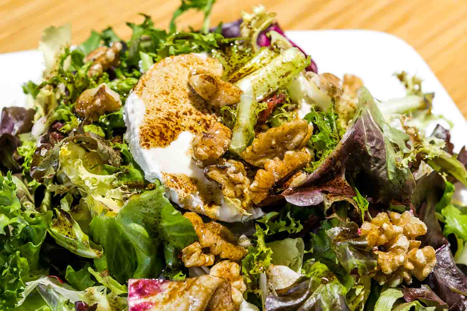 Queso de Cabra, vinagre y nueces