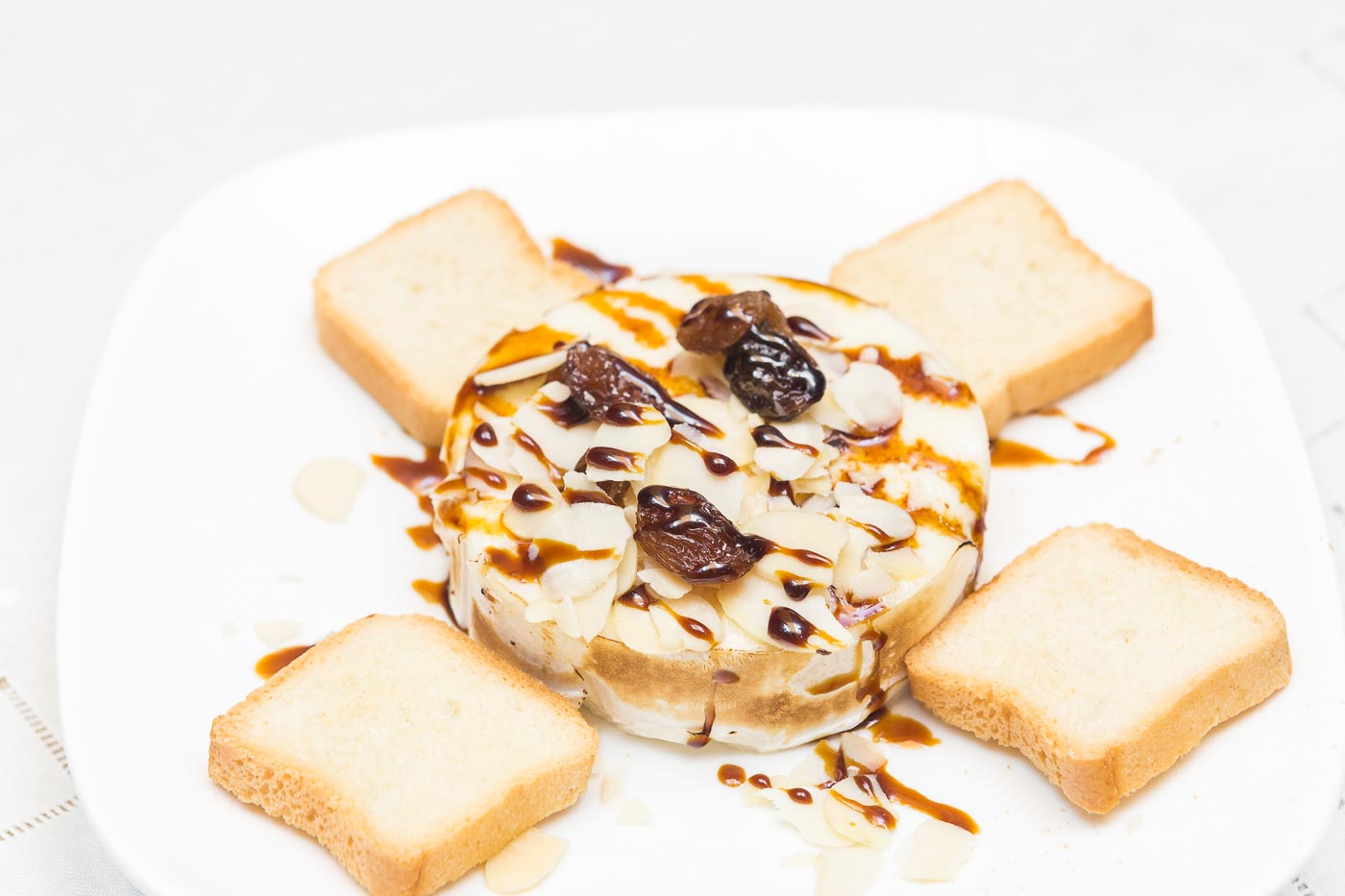 Fromage de chèvre, miel, noix