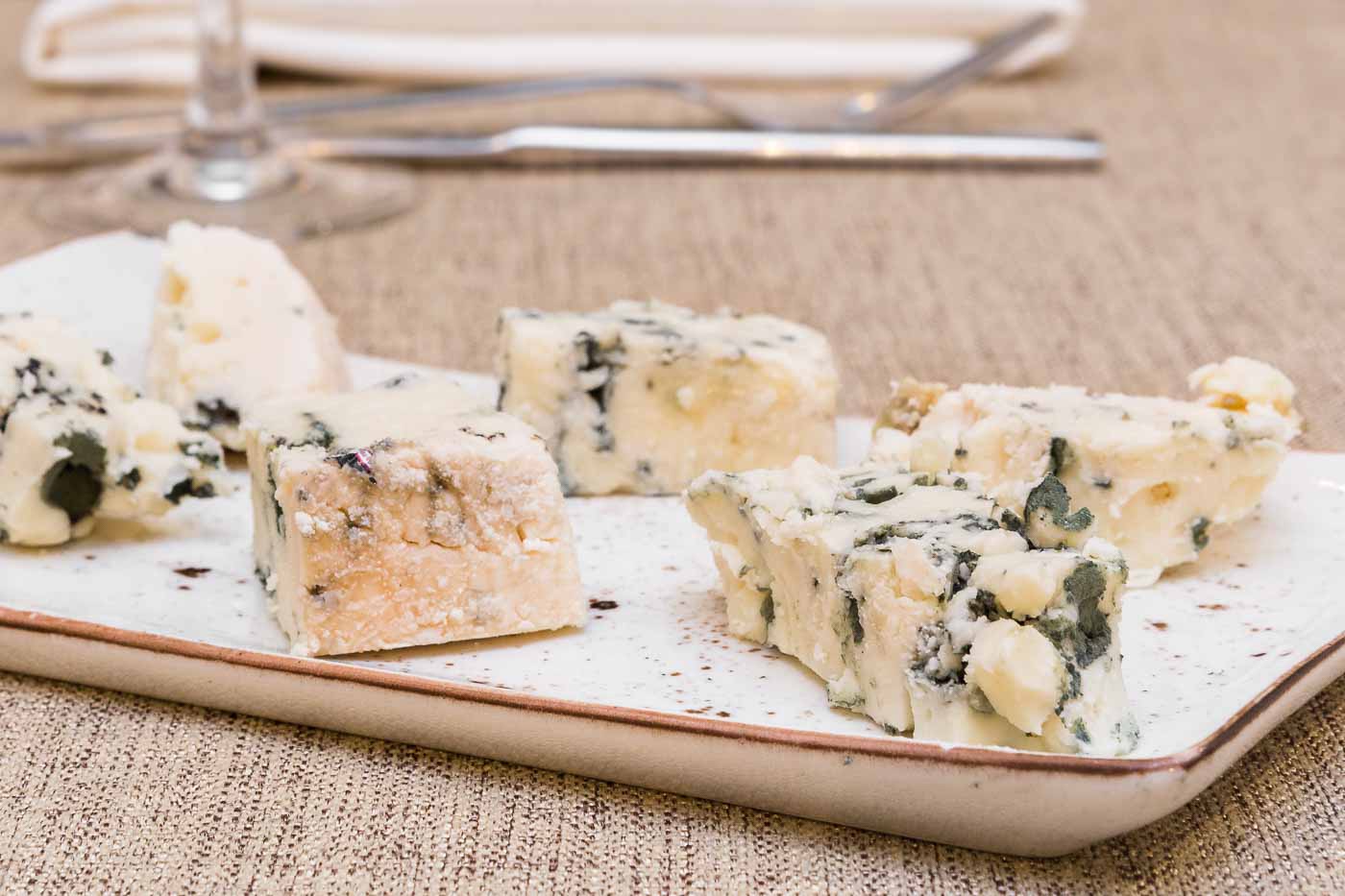 папийон с голубым сыром