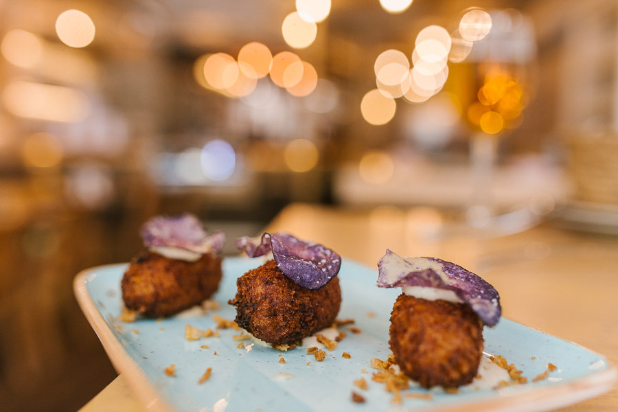 Croquetas de pollo de corral rustido