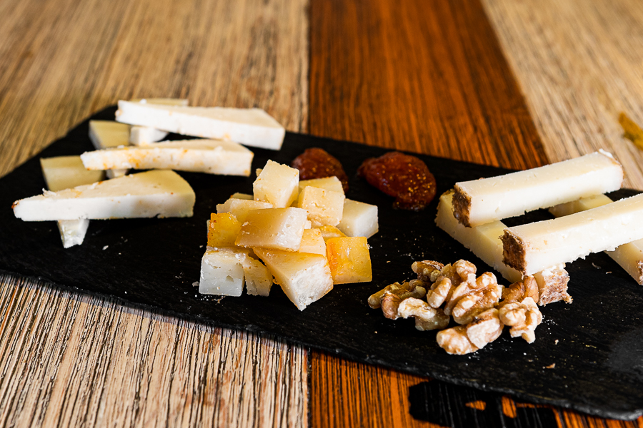 Variedade de queijos espanhóis
