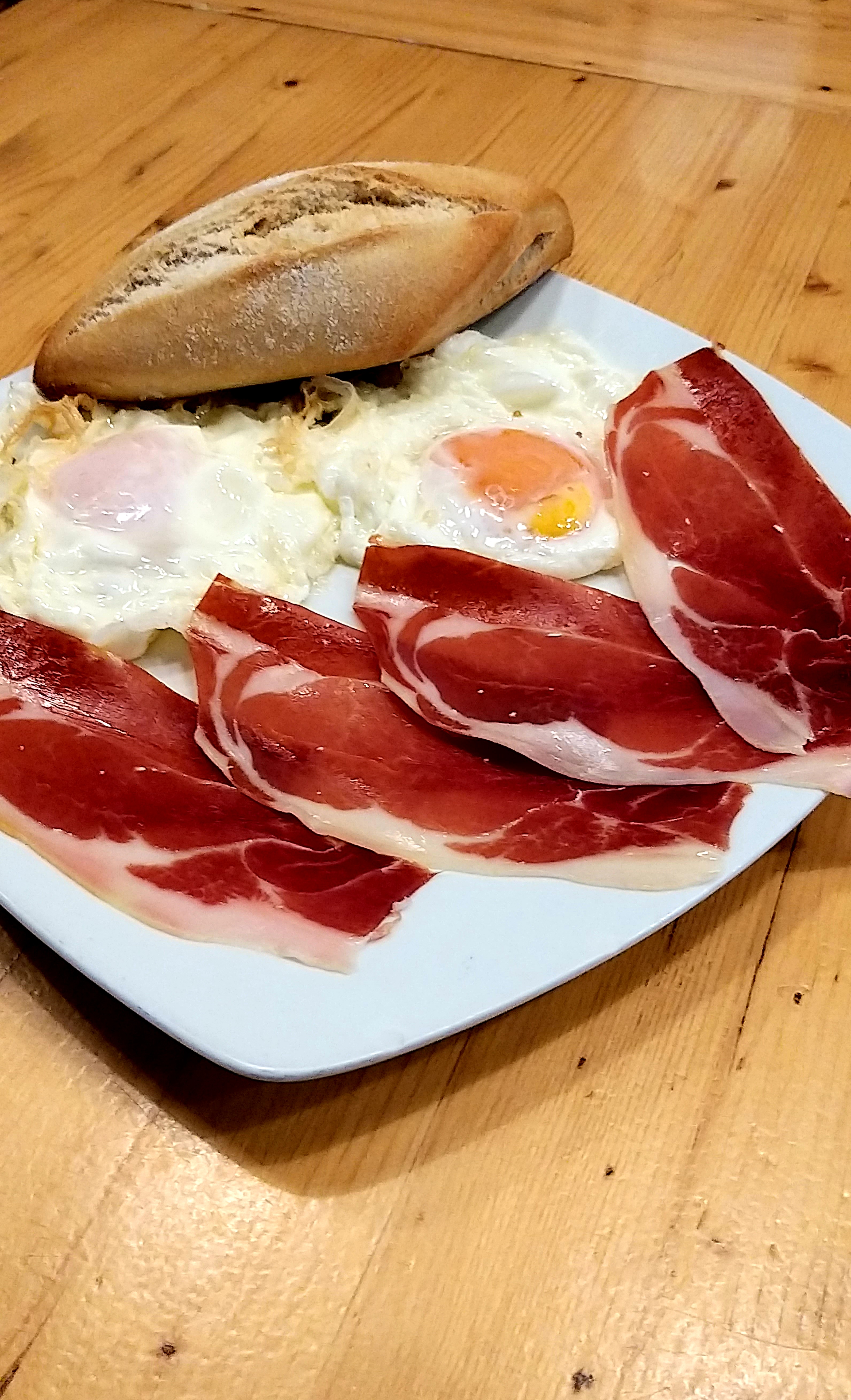 Huevos fritos con jamón