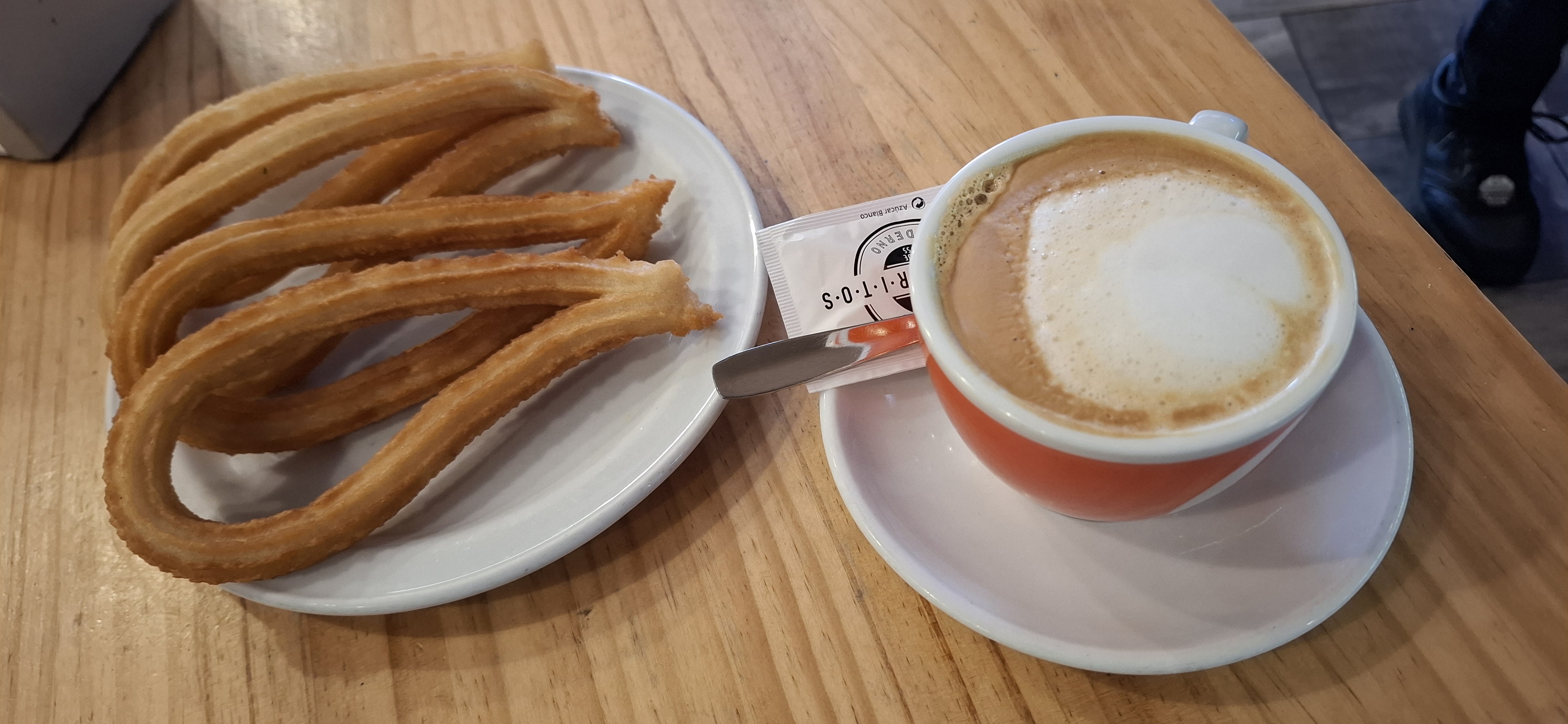 Café con churros o porras