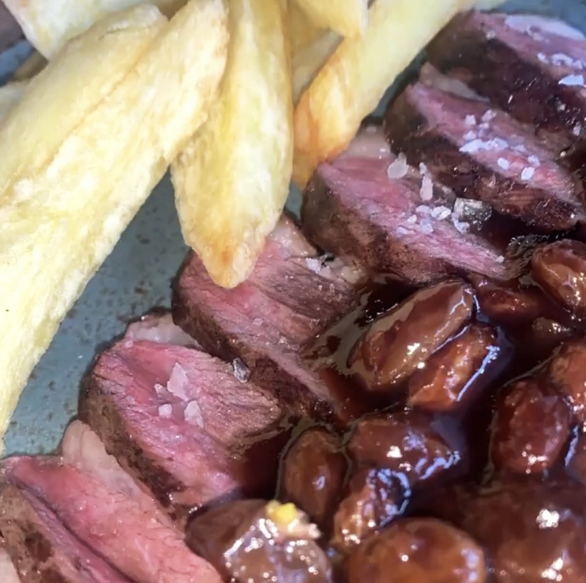 Magret de pato con salsa de Pedro Ximenez y miel