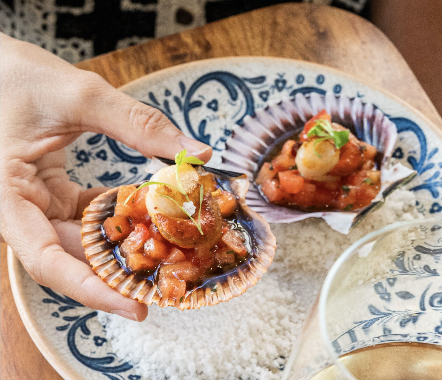 Volandeira 配番茄和阿尔巴哈卡油醋汁