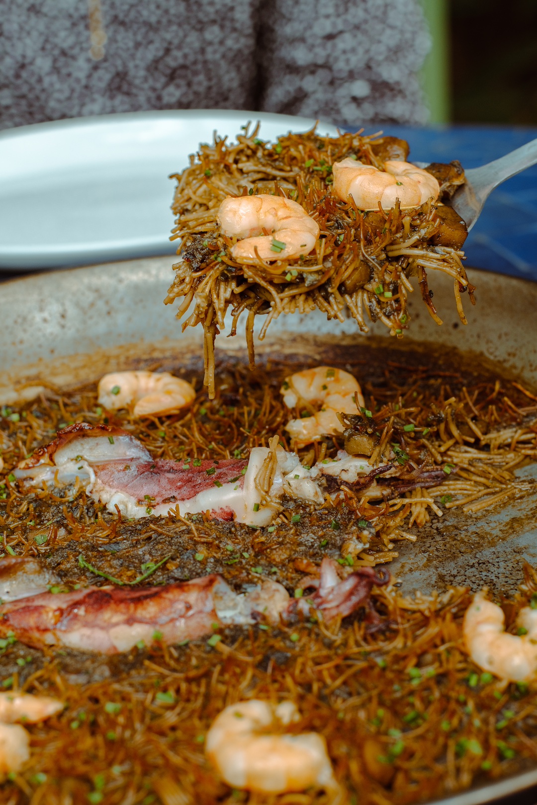 Fideuá with squid and prawns