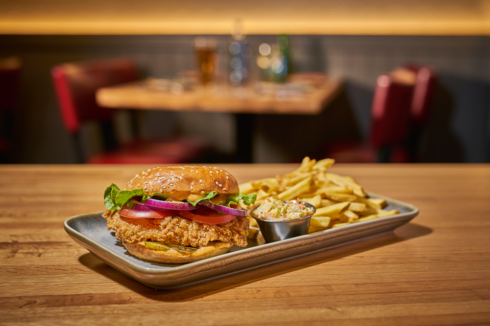 CRISPY CHICKEN BURGER