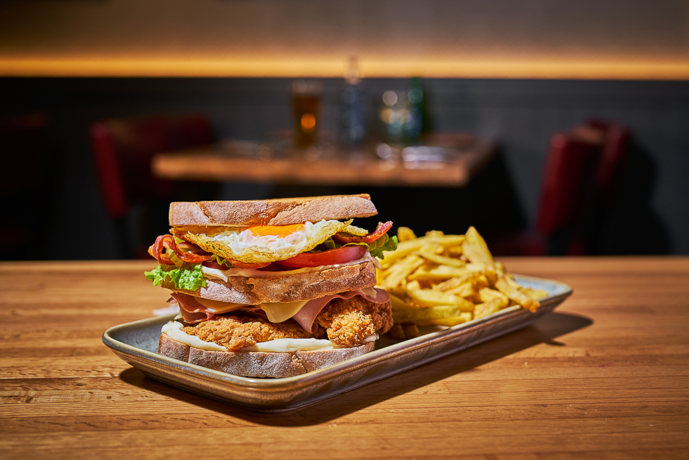 CRISPY CLUB SANDWICH