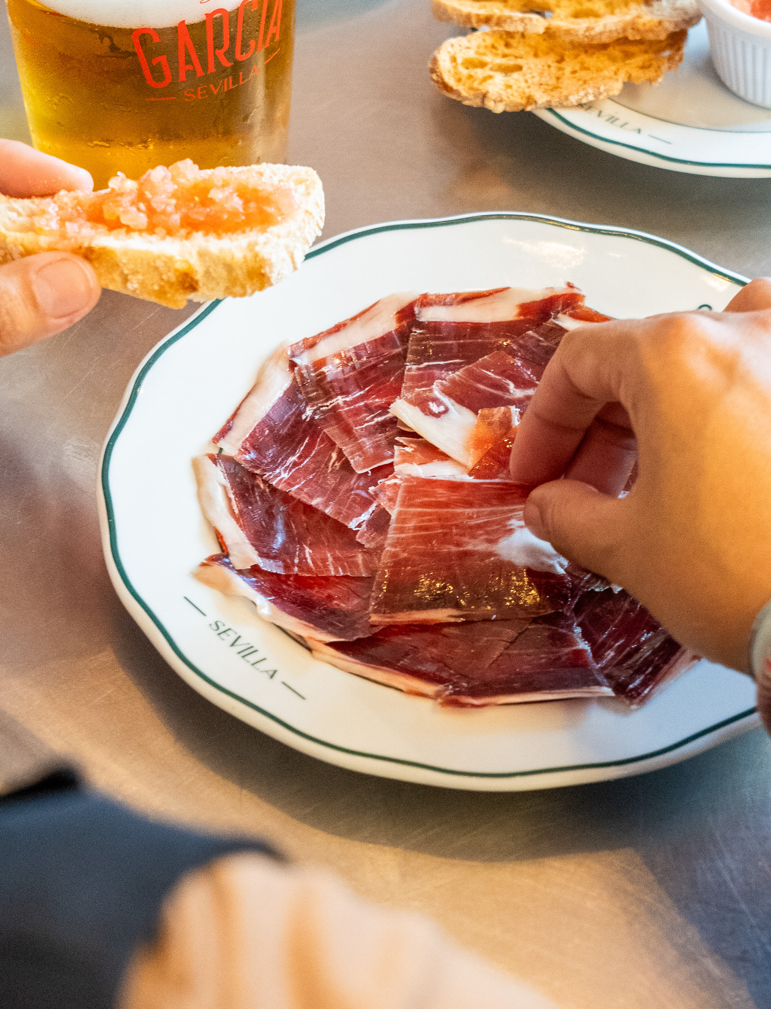 Quarentena acorn-fed Iberian ham with tomato bread (45gr/90gr)