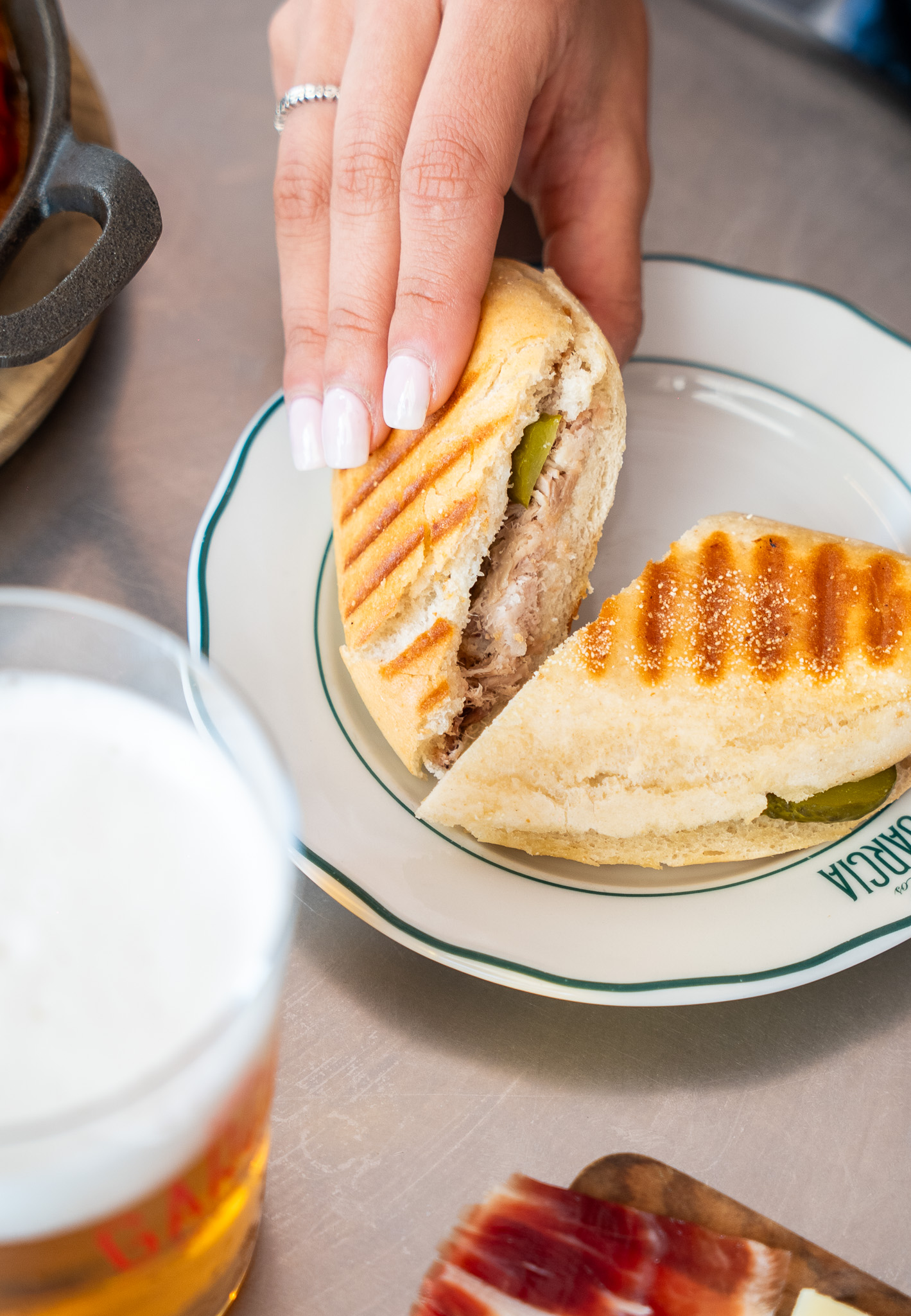 Pringá and pickle muffin