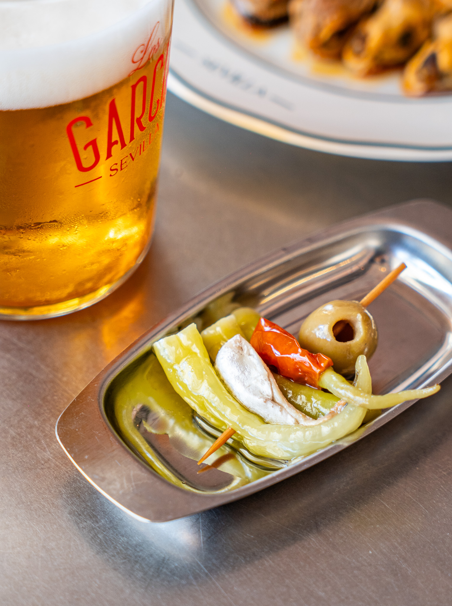 Gilda de anchoa y tomate seco.