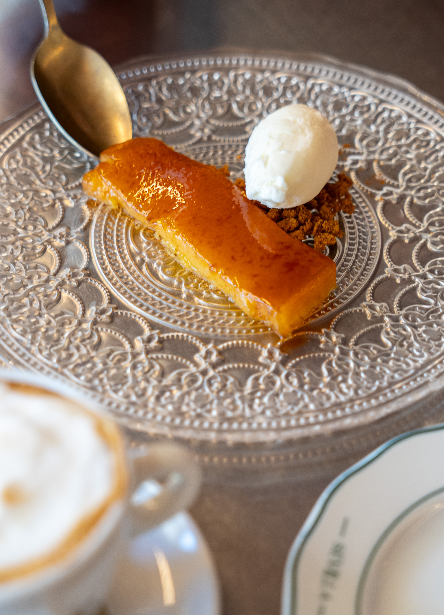 Tocino de cielo with cream ice cream