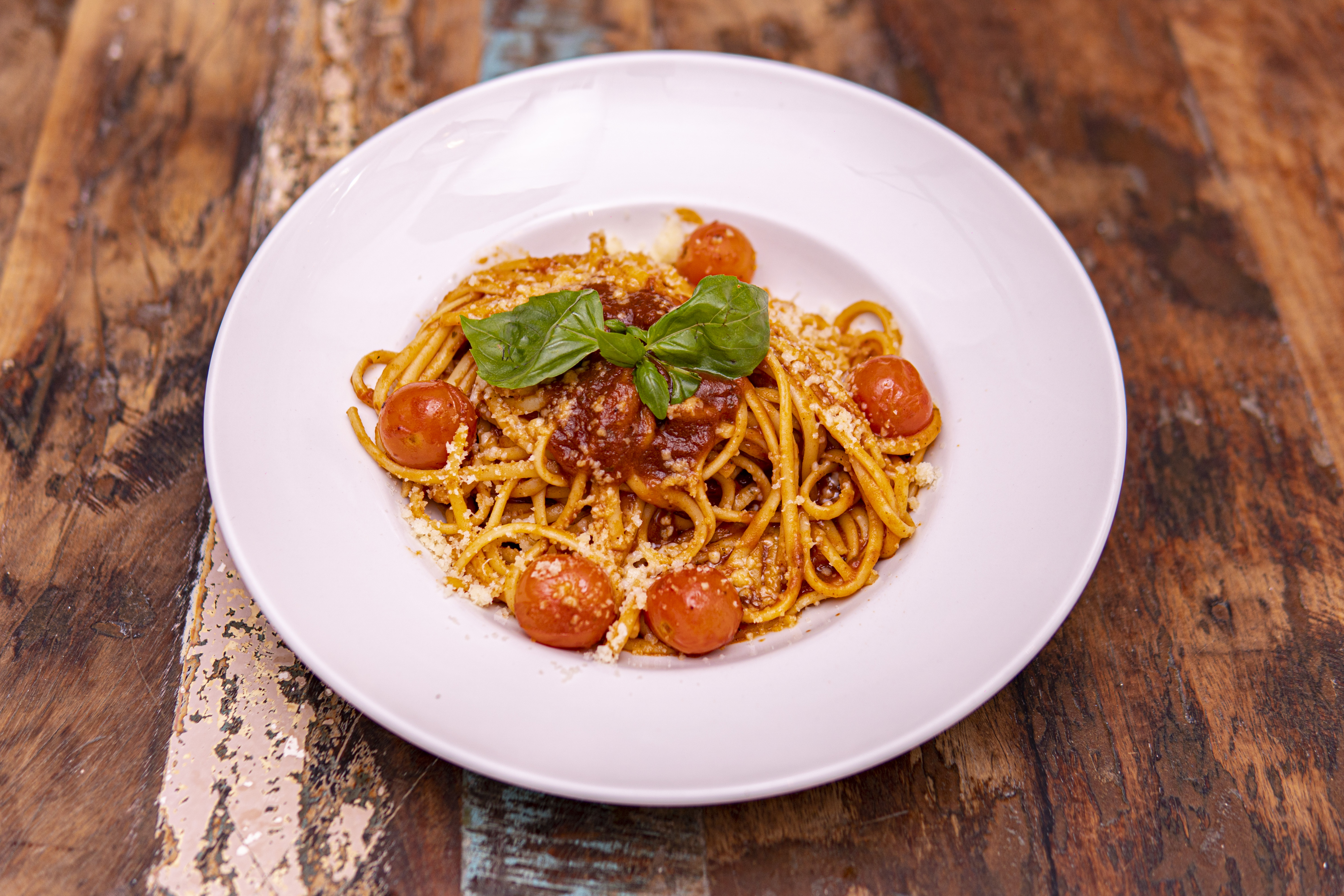 LINGUINI AL POMODORO