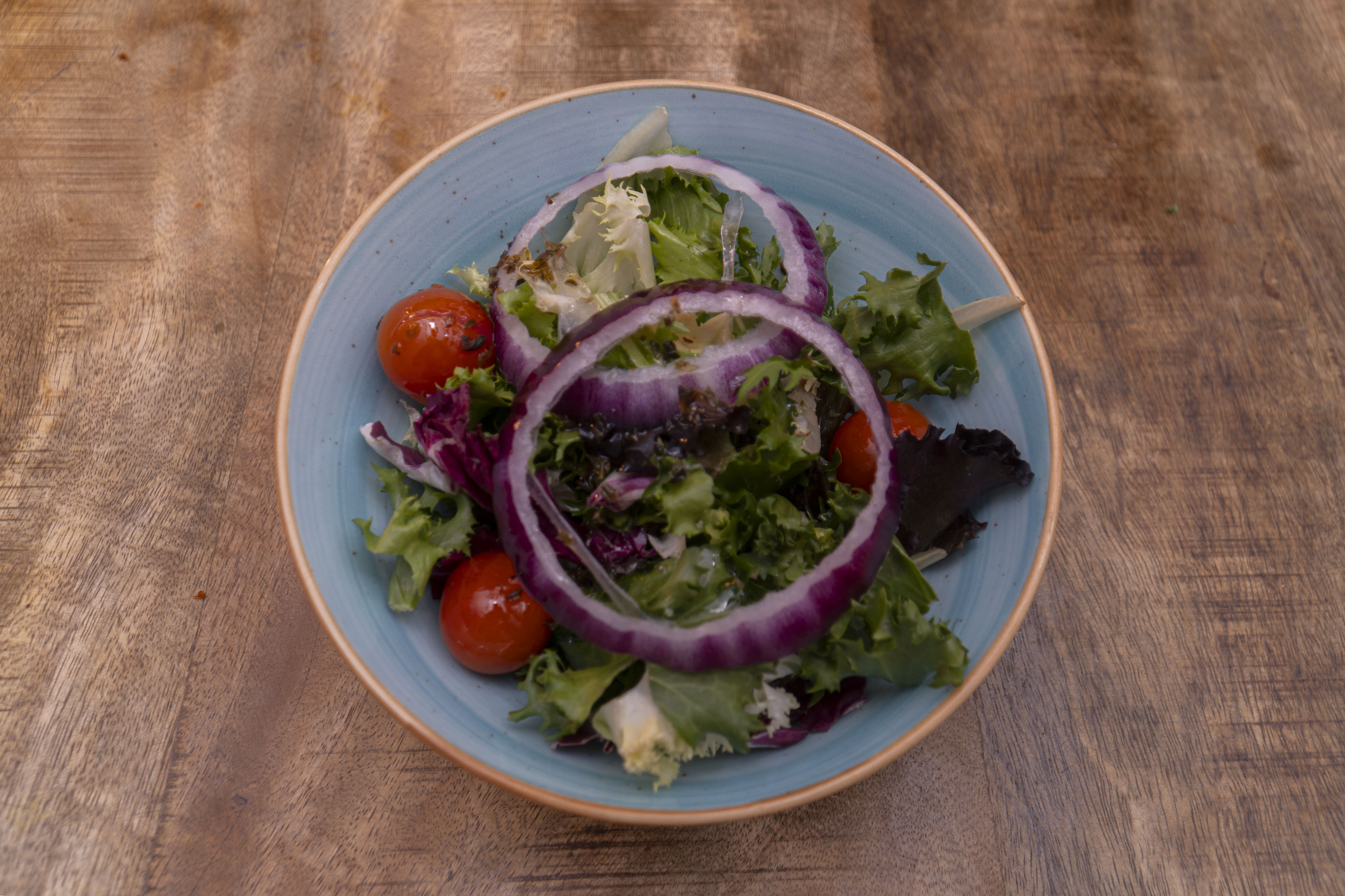 ENSALADA VERDE CON CEBOLLA 