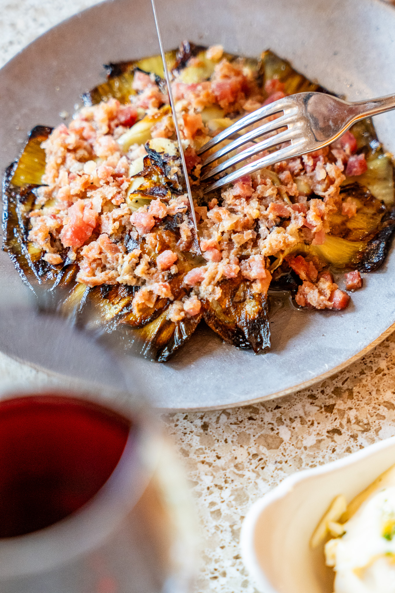 FLOR DE ALCACHOFA al ajillo con jamón