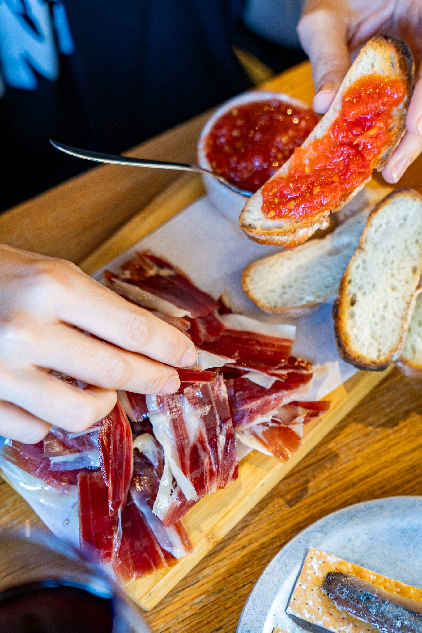 Iberian acorn-fed ham with bread and tomato