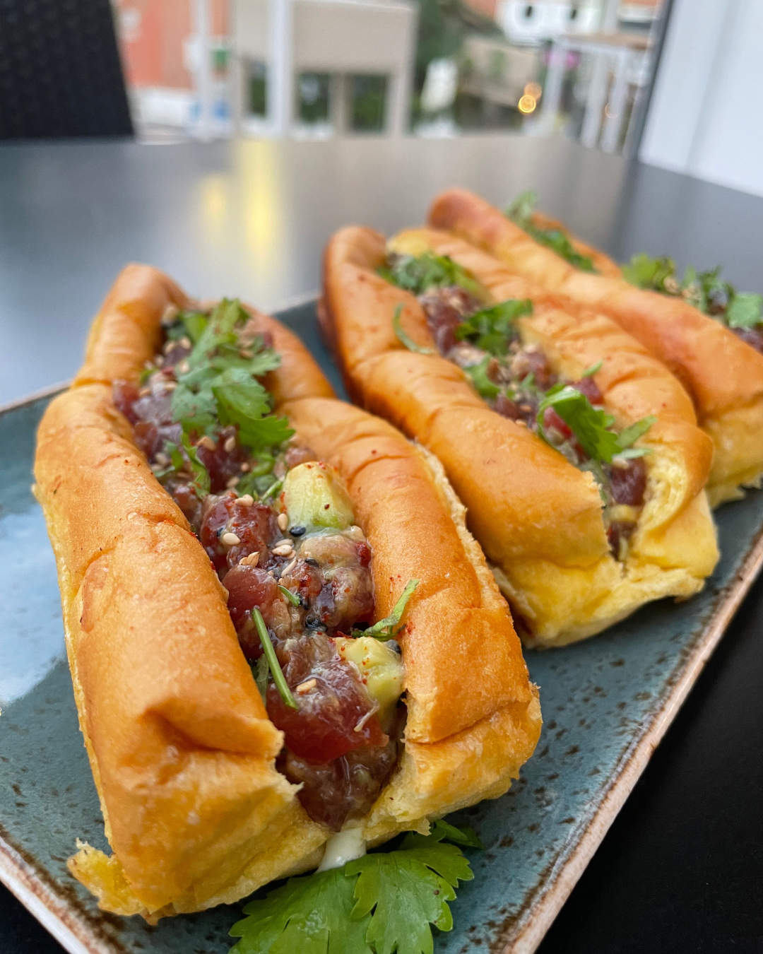 Brioche de atún rojo marinado