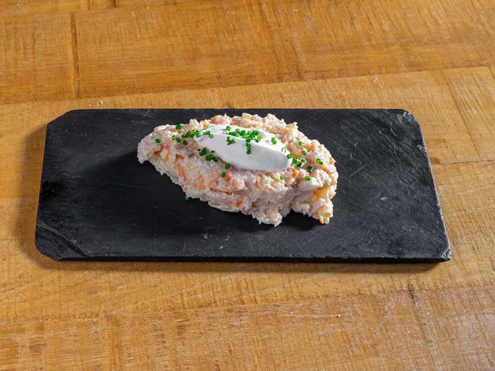 Ensaladilla de gambas al ajillo