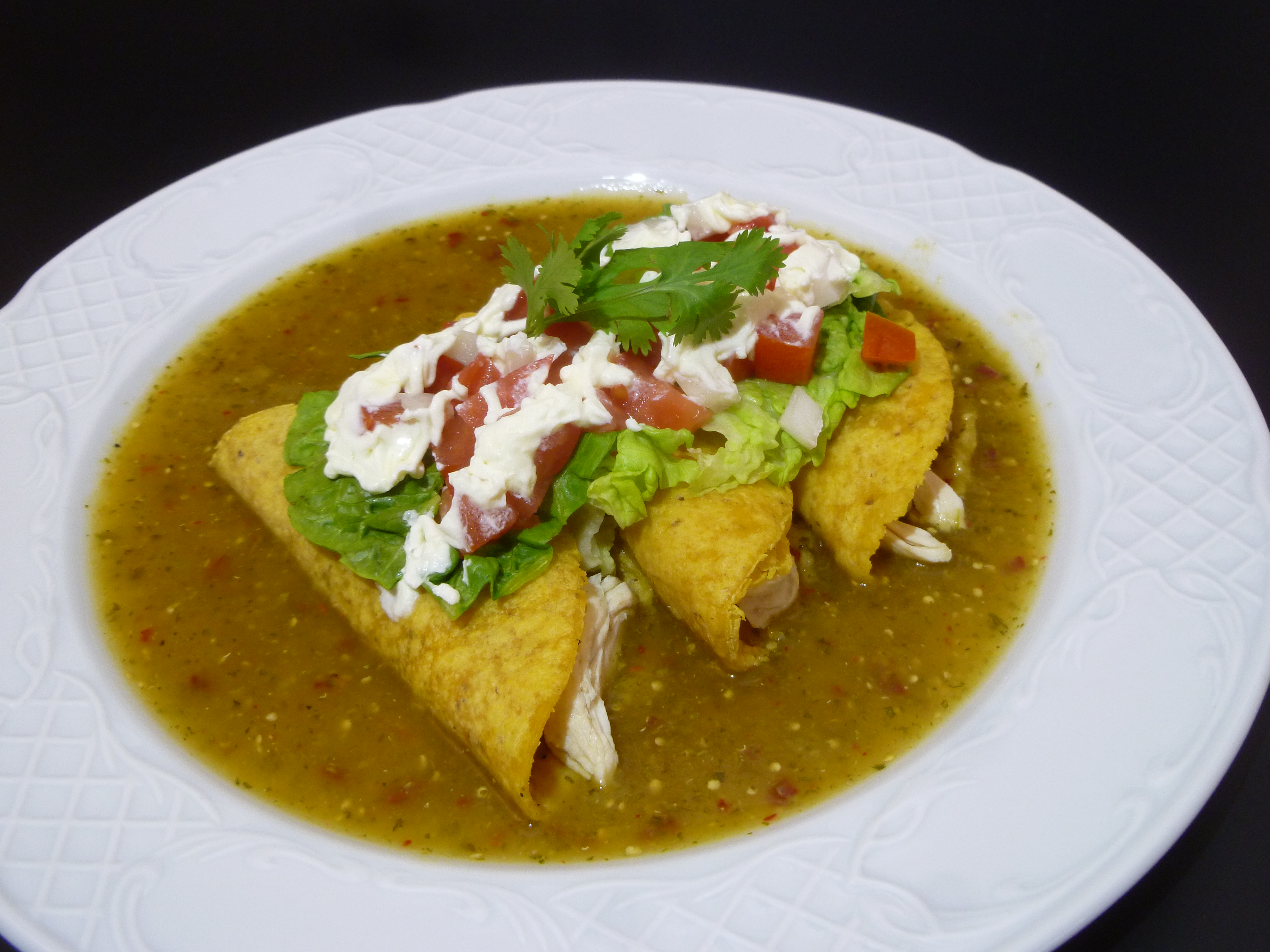 Enchiladas mit grüner oder roter Soße
