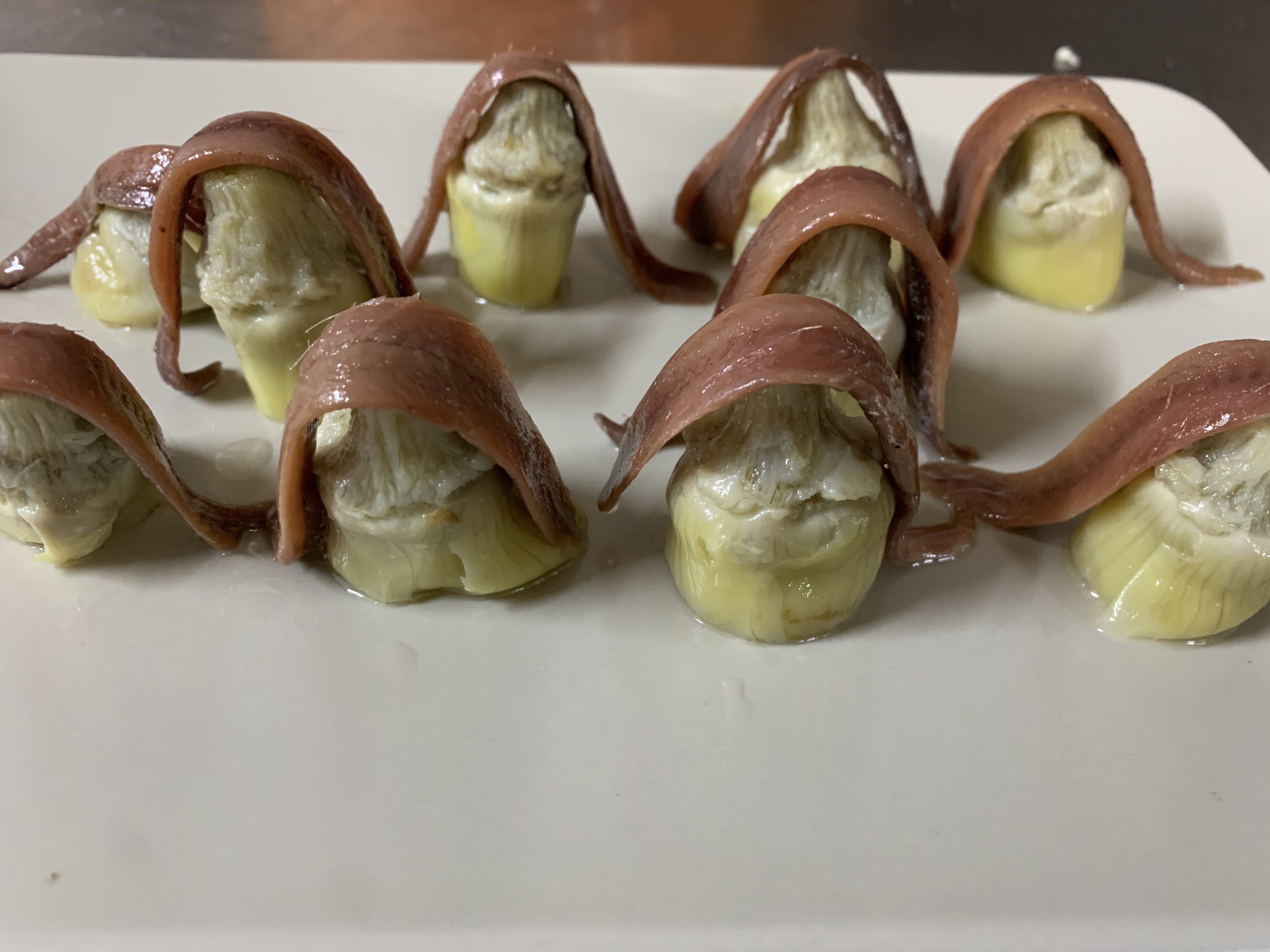 Corazones de alcachofas con anchoas