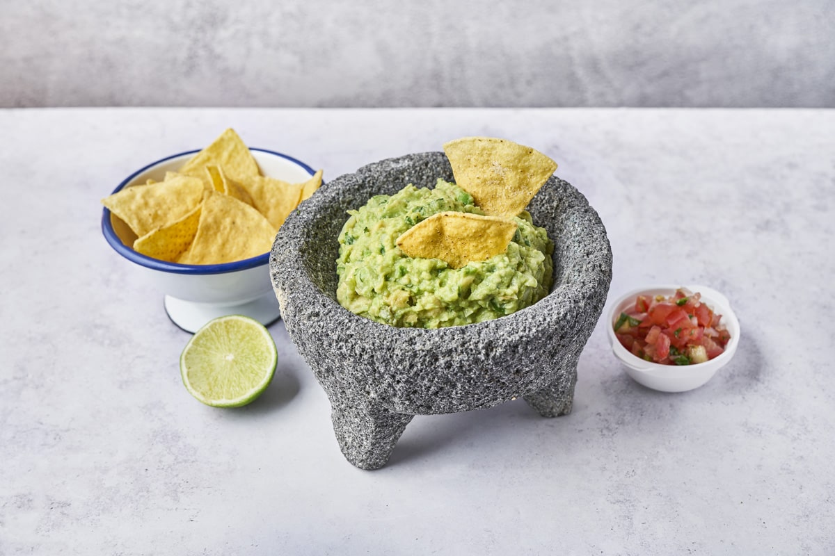 Nachos con Guacamole Wey