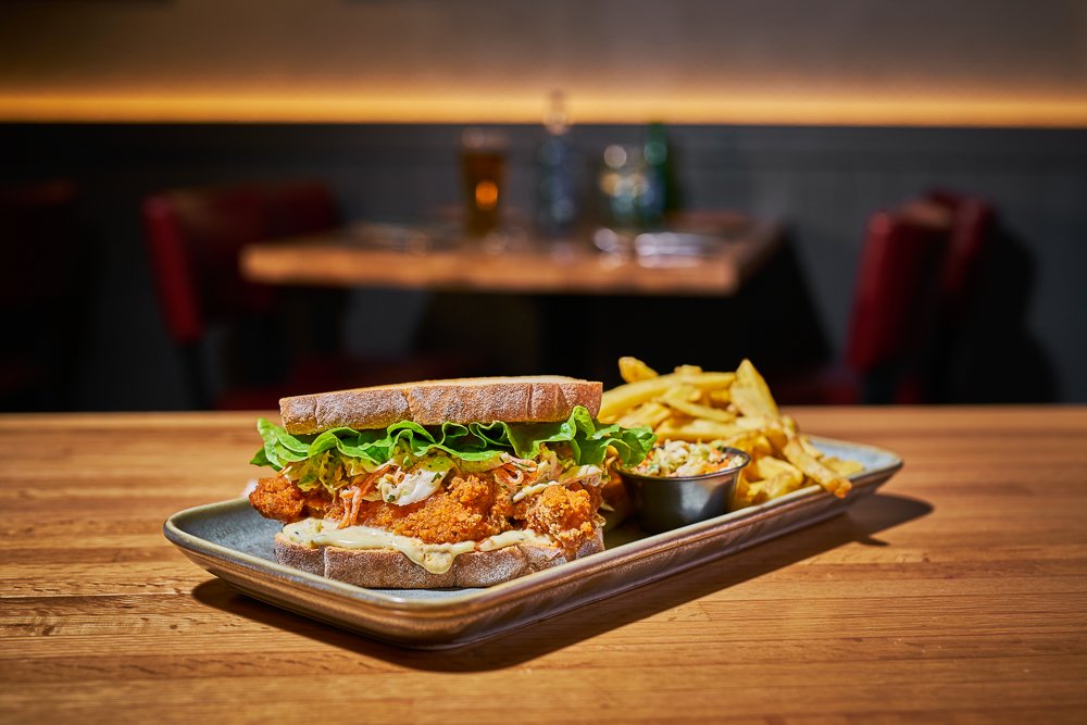 HOT CHICKEN SANDWICH