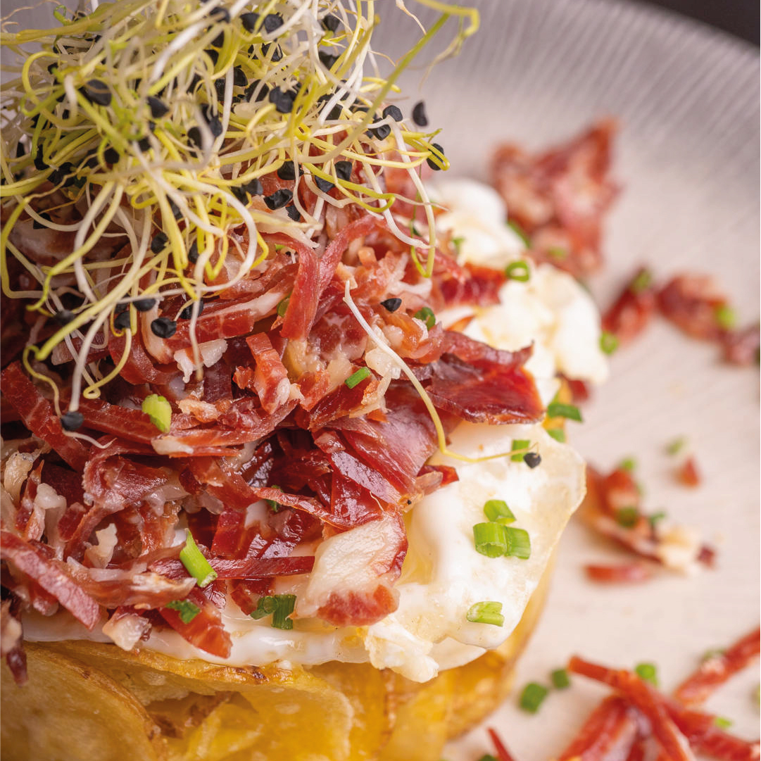 Scrambled eggs with ham