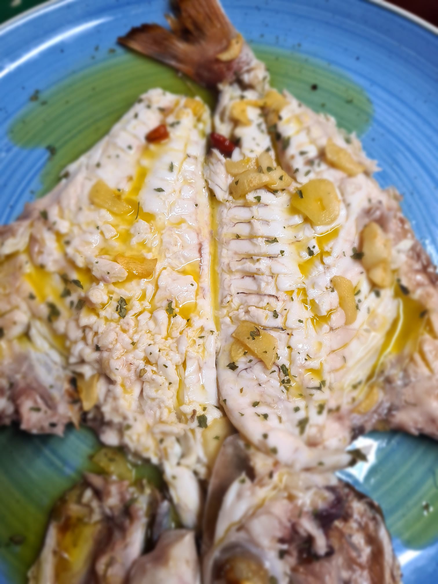 Breca de roca a la brasa de Marabú