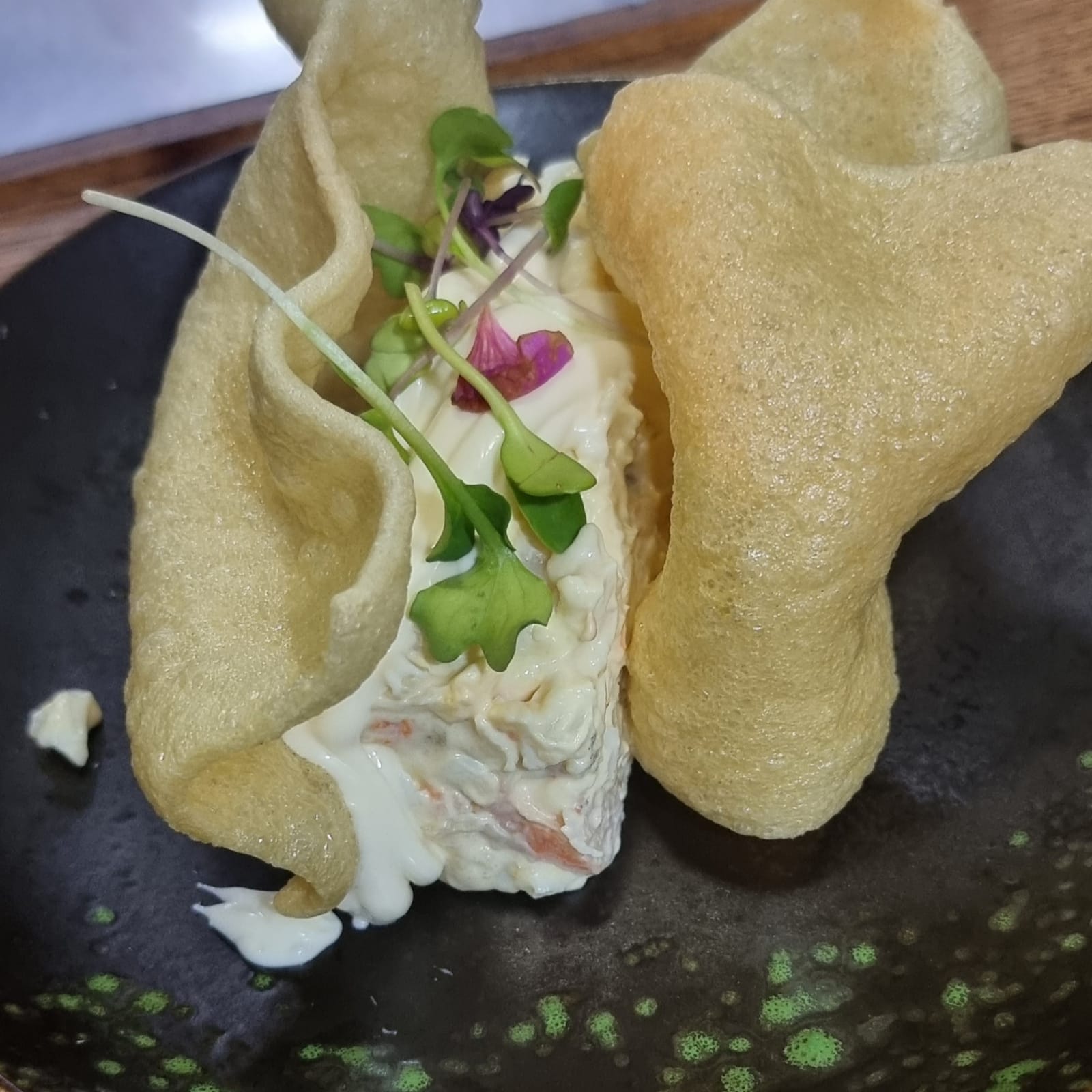 Ensaladilla rusa con gambas o ensaladilla con ventresca у huevo de codorniz