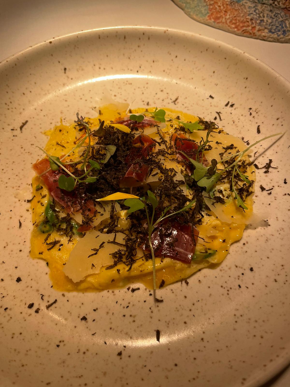 Omelette plate aux œufs fermiers