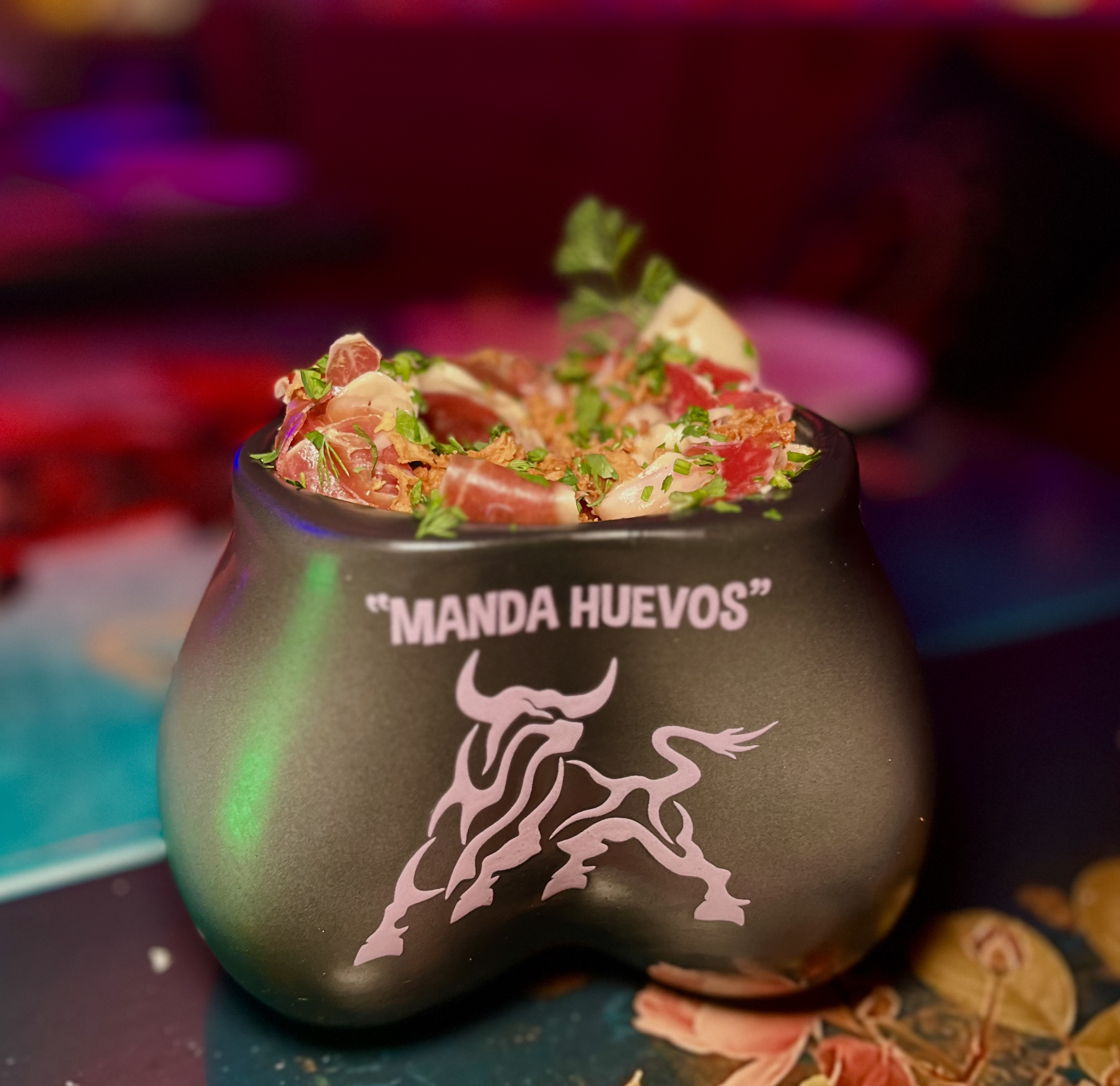 Huevos rotos 🥚 “Manda Huevos” 🐂