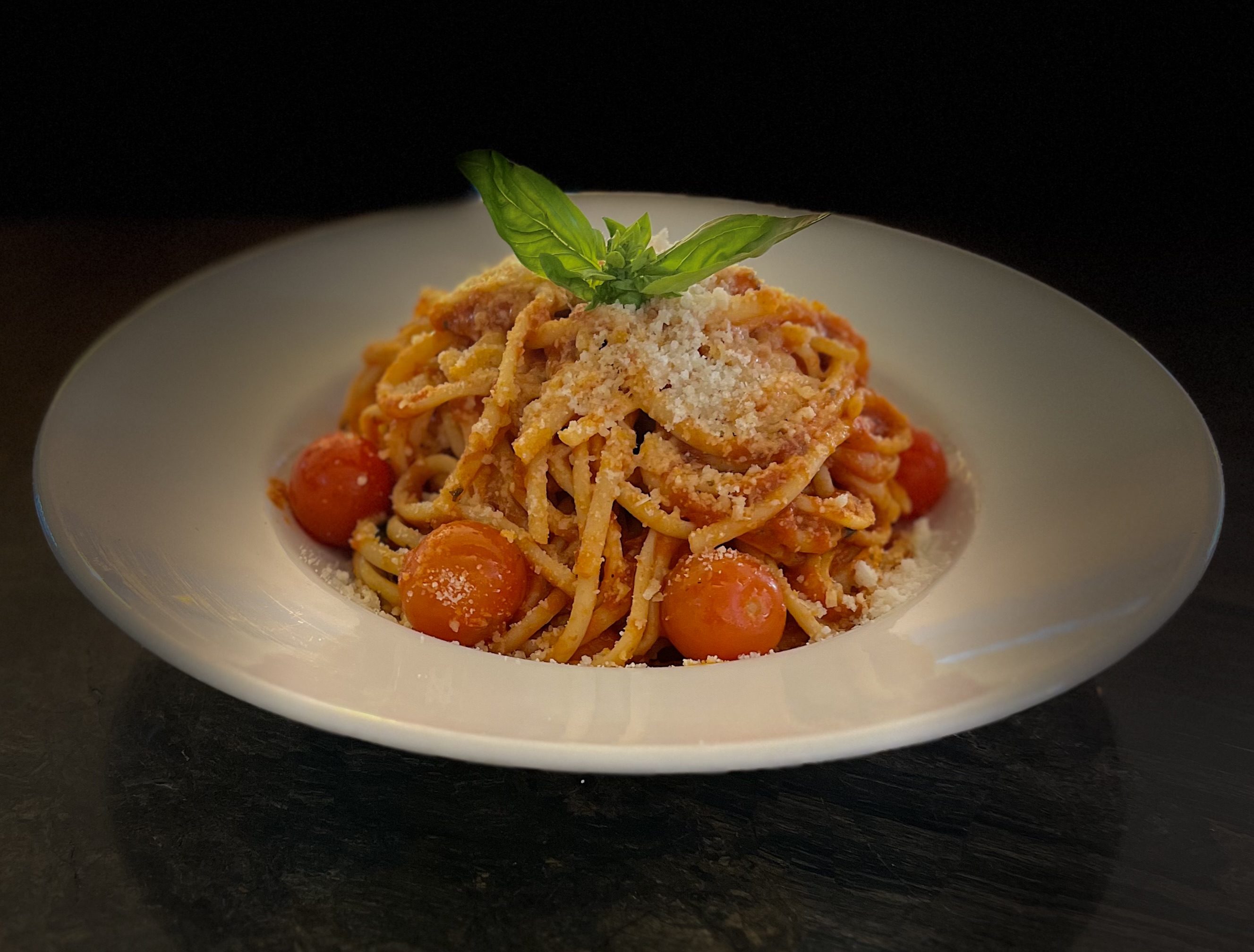 LINGUINI WITH HOME-MADE TOMATO CHERRY SAUCE