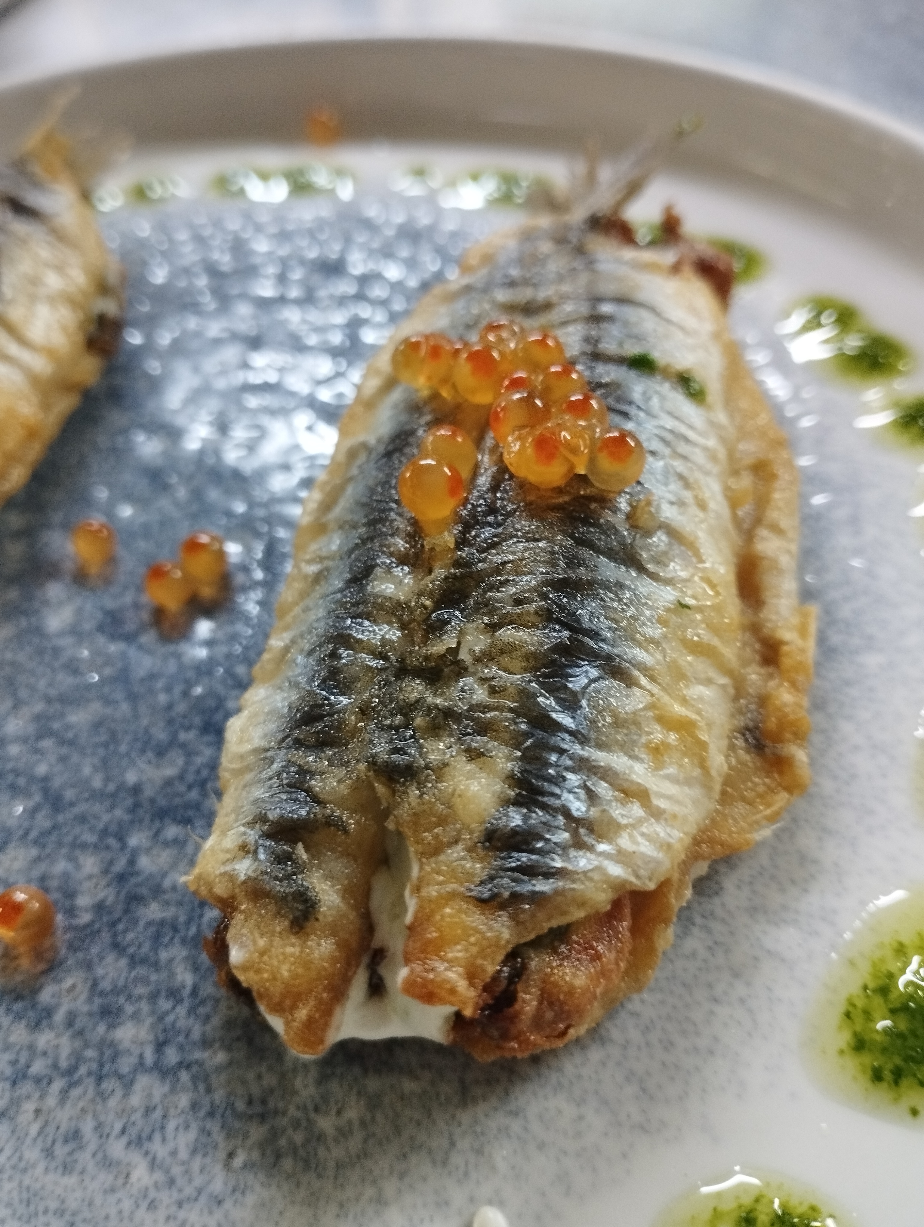 Boquerón Relleno de Queso Payoyo, Albahaca y Piñones. (Unidad)