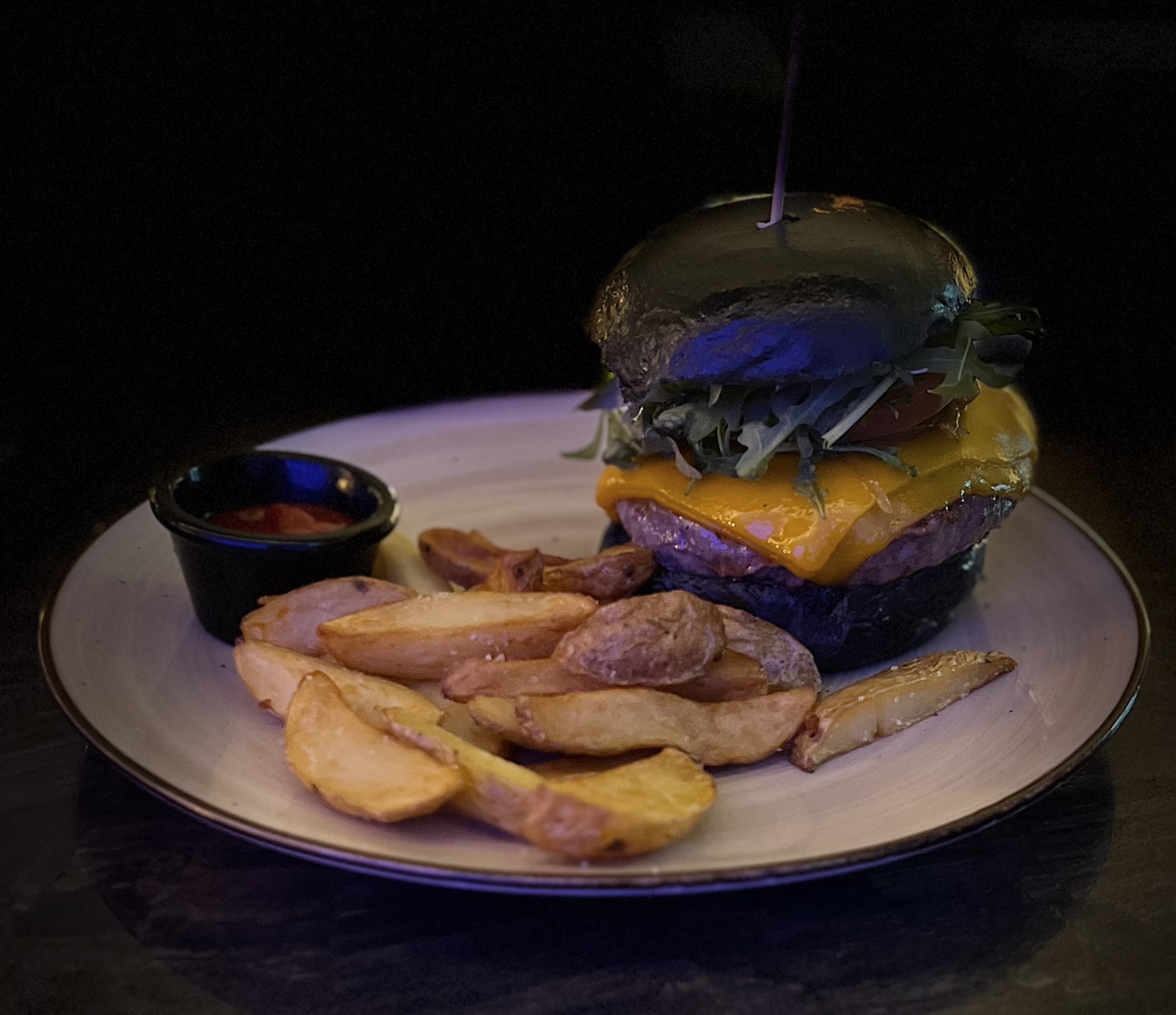 AMICIS CLASSIC BURGER