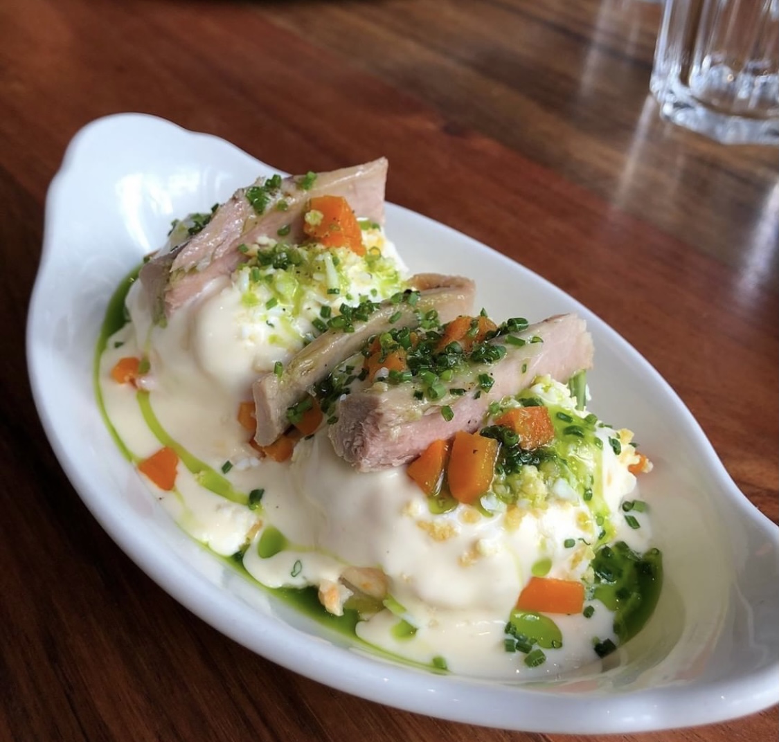 Salada russa com barriga de atum em azeite