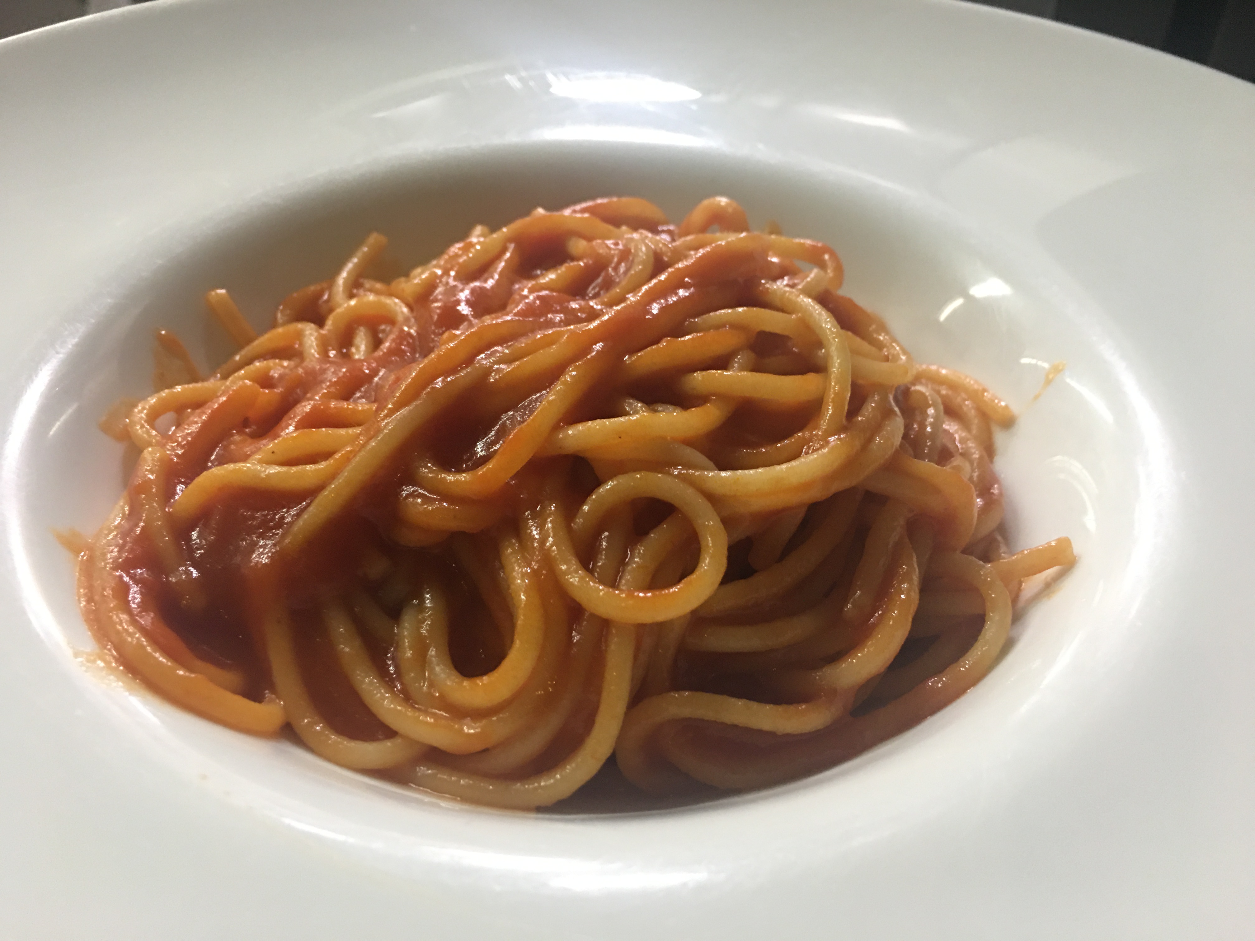 Macarrones o espaguetis con tomate
