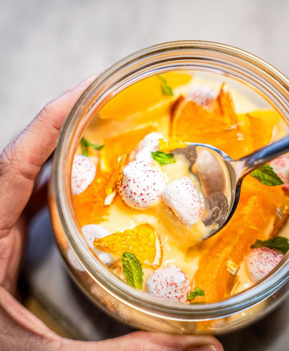 Crème d'orange, génoise aux amandes et meringue