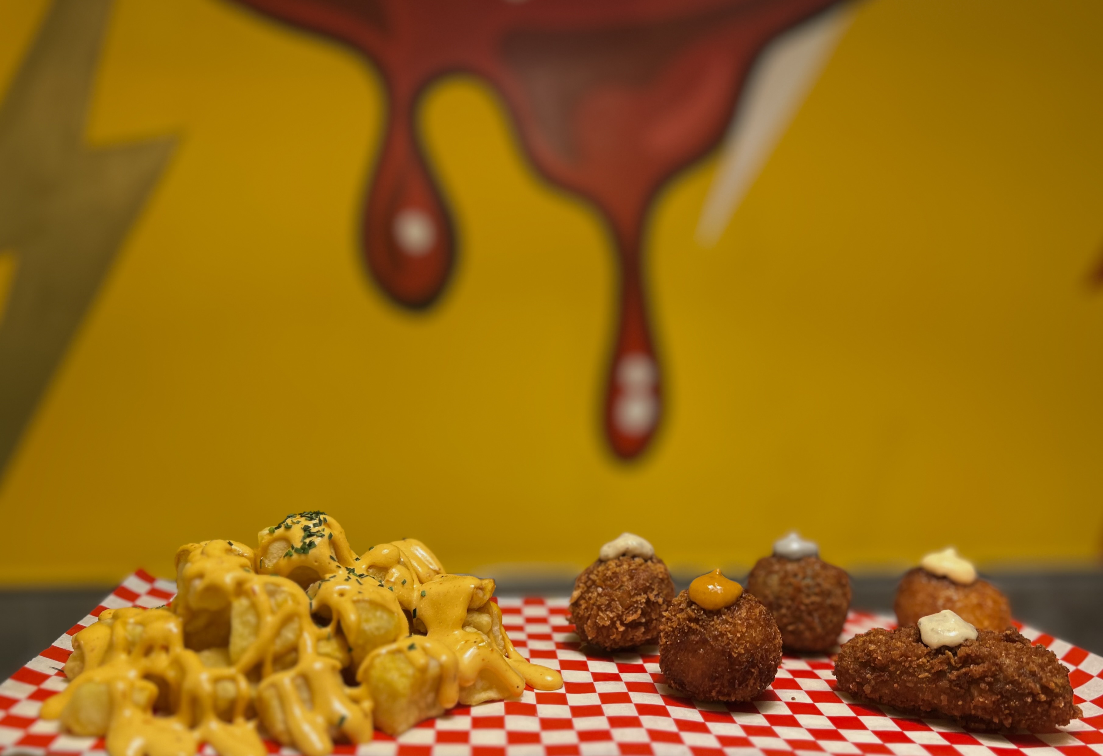 CROQSTARS - Menú Degustación 1  -  (5 Croquetas + Bravas + Bebida)