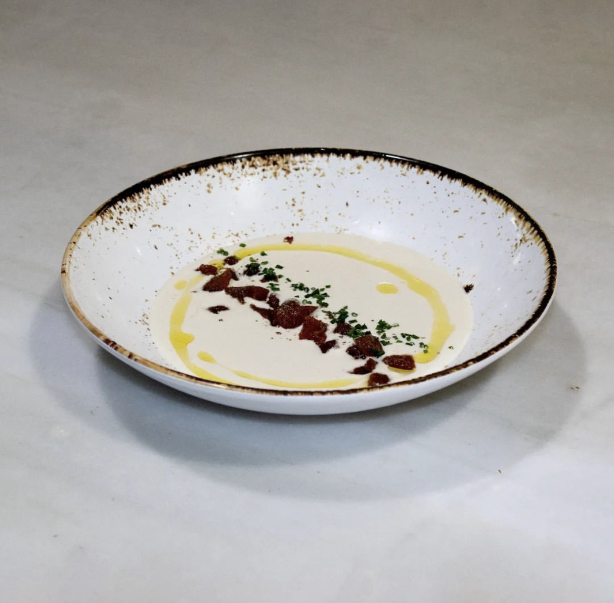 Almond and garlic soup, atun tartare