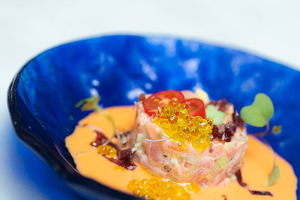 2º Plato: Tartar de salmón y aguacate