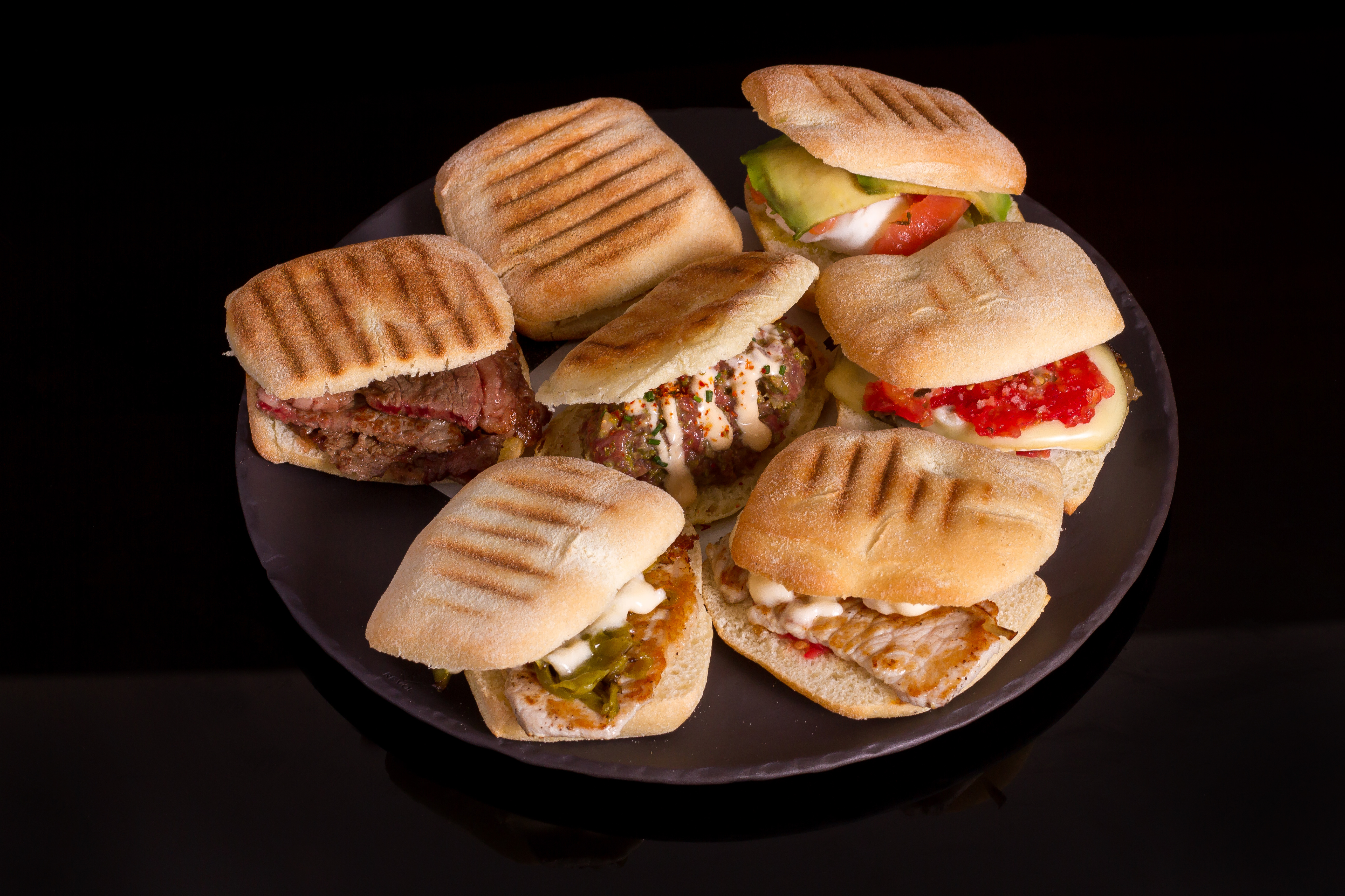 “Taberna”: pork loin, tomato, onion & mayonnaise