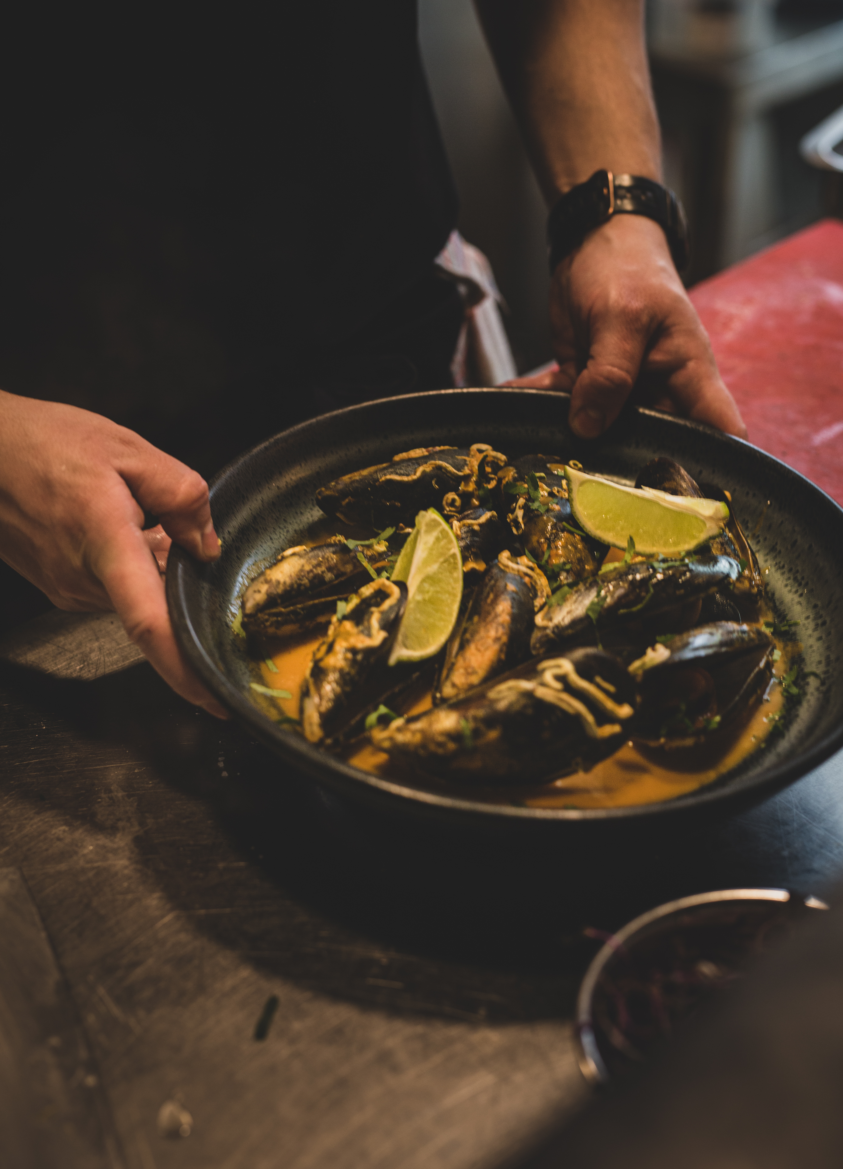 Curry-laksa mussels with sherry wine from Sanlucar de Barrameda