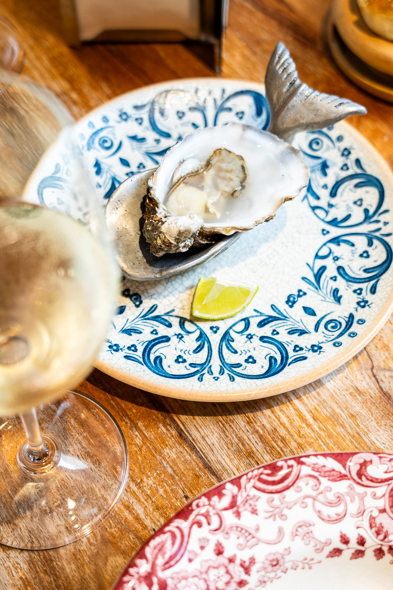 Ostra rizada al natural o ceviche de maracuyá