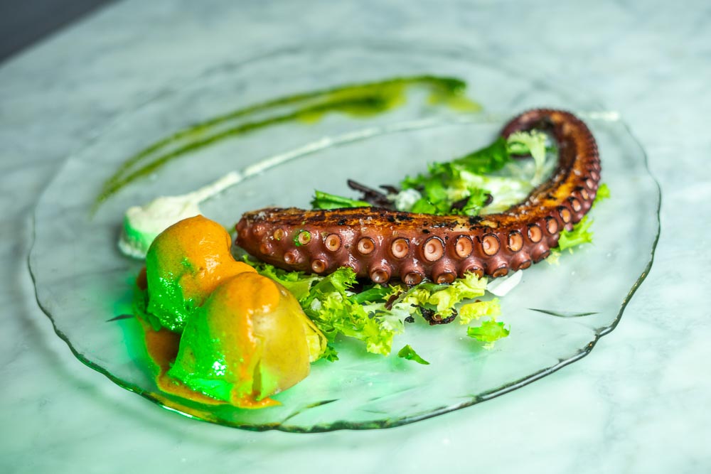 Pata de pulpo a la parrilla con mojo picón