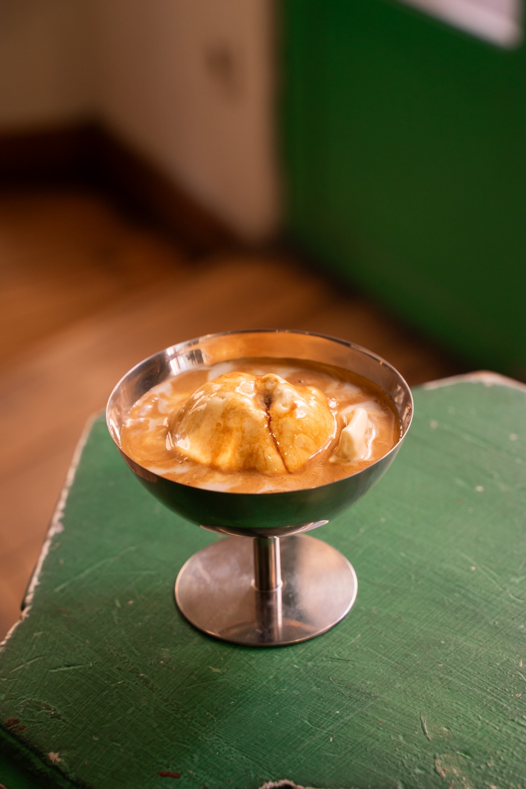 Affogato : vanilla ice cream with a double espresso 