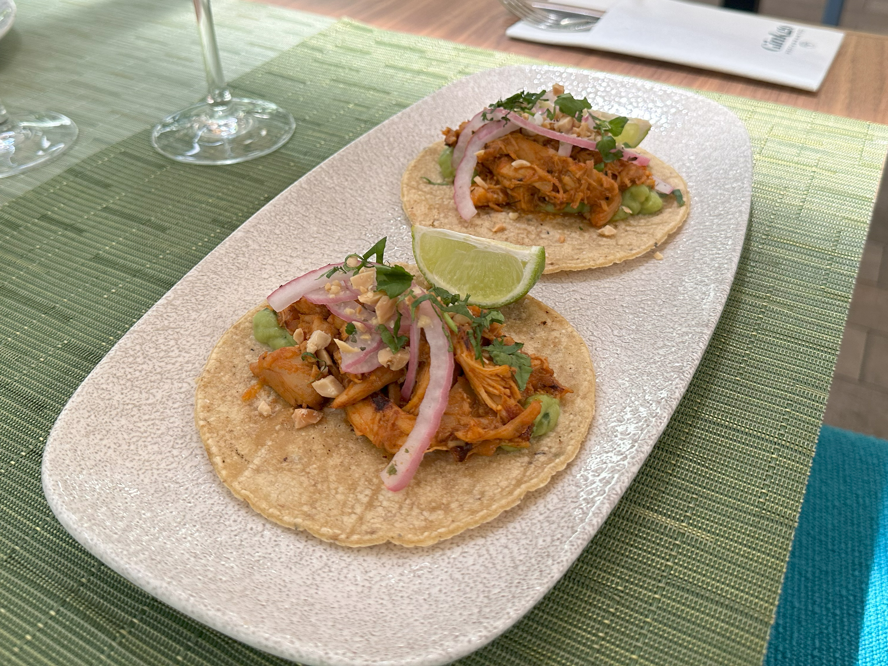 Pad-Thai-Hühnchen-Tacos
