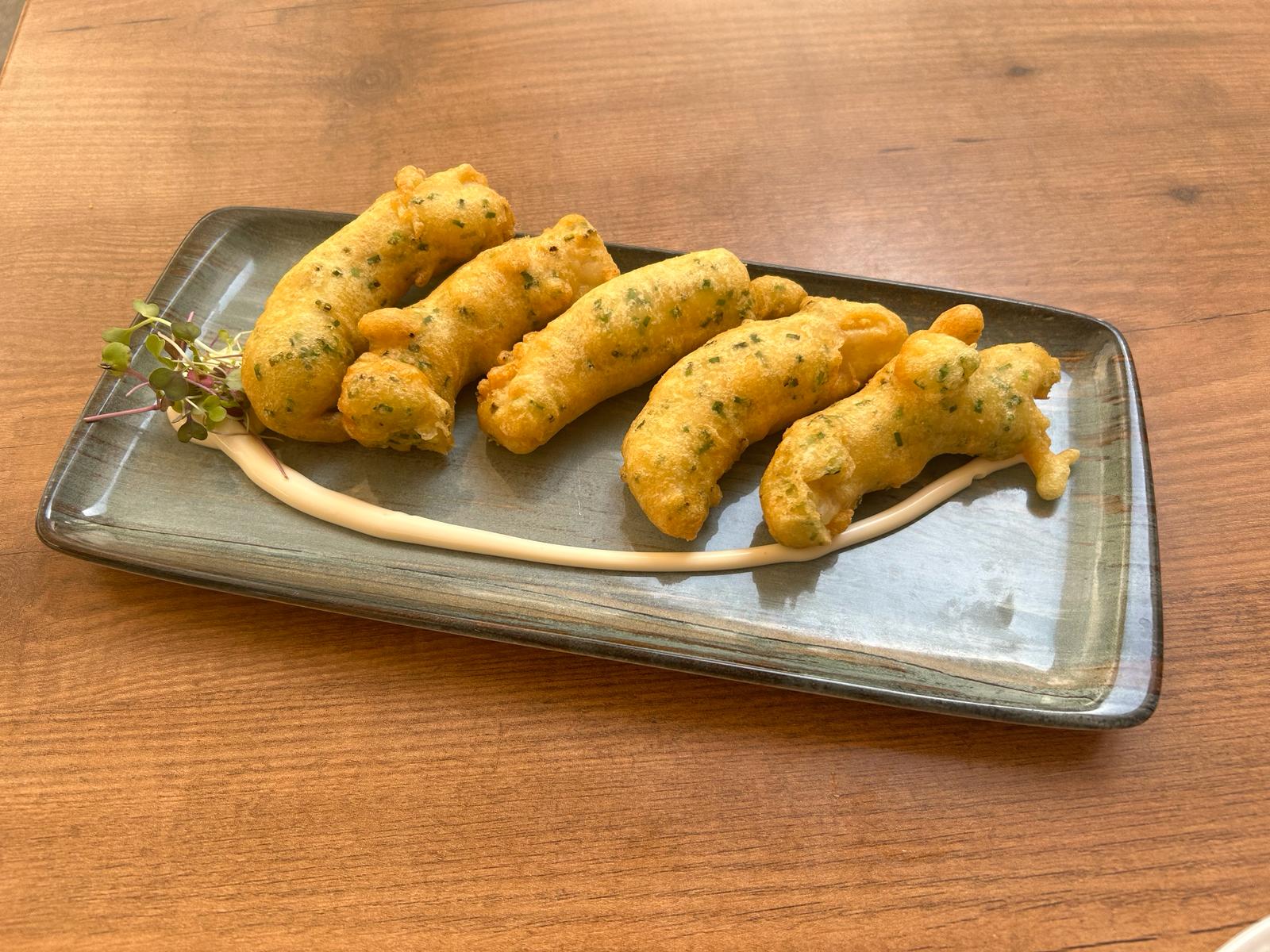 Pavías de bacalao al aroma de manzanilla