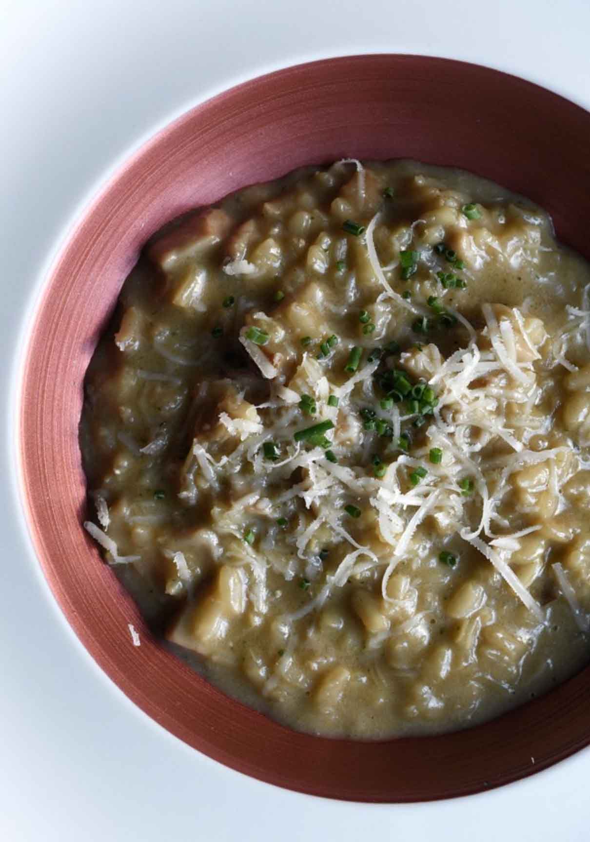 Risotto de sémola con trufa rallada